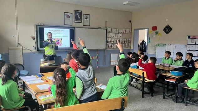 Jandarmadan öğrencilere trafik eğitimi