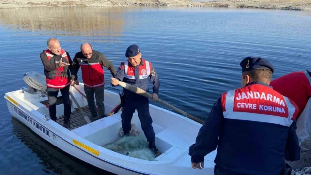 Jandarmadan tekneyle kaçak av denetimi
