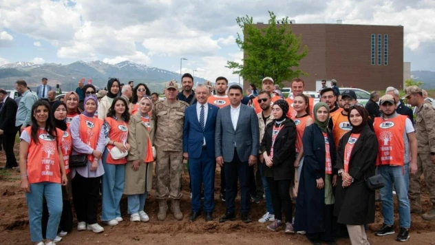 Jandarmadan üniversitede fidan dikimi etkinliği