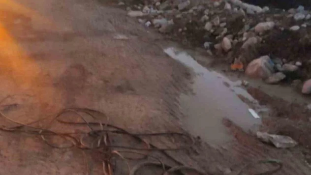 Jeneratör kablosu çalarken suçüstü yakalandılar