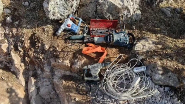 Kaçak kazı yapan 10 şahsı jandarma suçüstü yakaladı