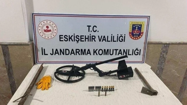 Kaçak kazı yapan şahıslar suçüstü yakalandı