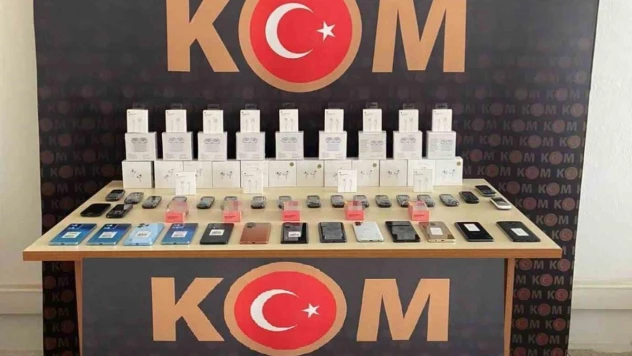 Kaçakçılık operasyonunda 350 bin TL değerinde kaçak telefon ele geçirildi