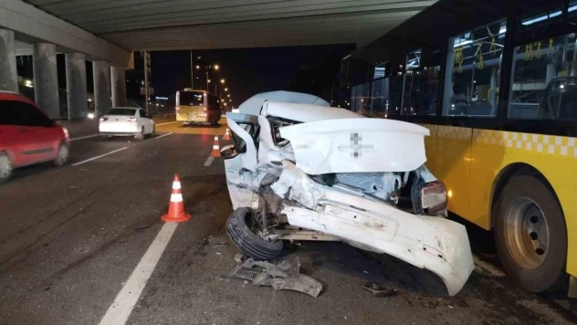 Kadıköy'de zincirleme trafik kazası: 5 yaralı