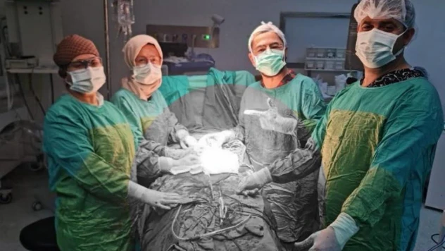 Van'da şoke eden görüntü... Karnından 5 kilo miyom çıkarıldı