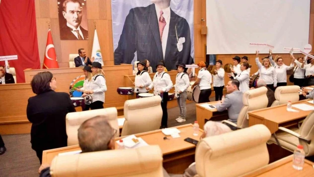 Kadınlar Çukurova Meclisinde