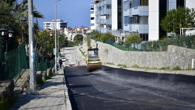 Kadınlar Denizi Mahallesi'nde asfalt çalışması başladı