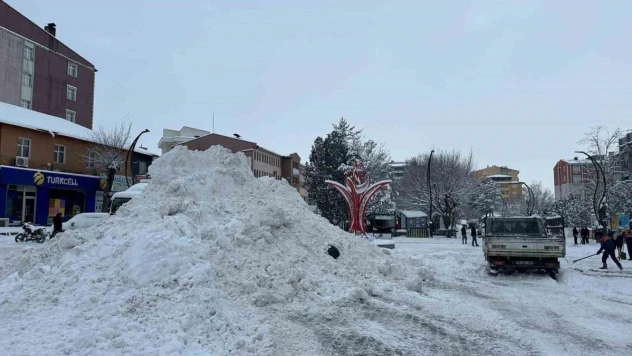 Kağızman güne karla uyandı