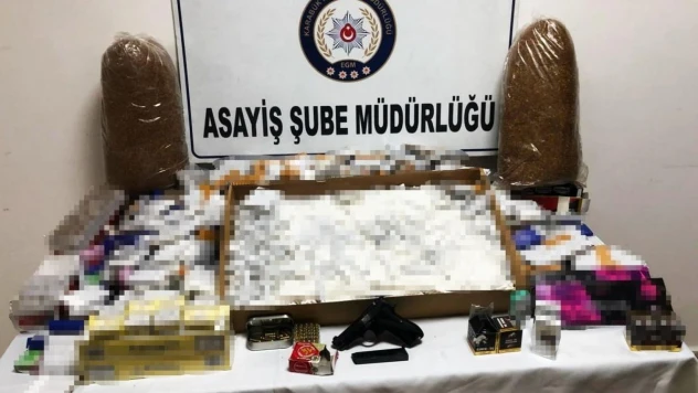 Karabük'te ruhsatsız silah ve bandrolsüz sigara ele geçirildi