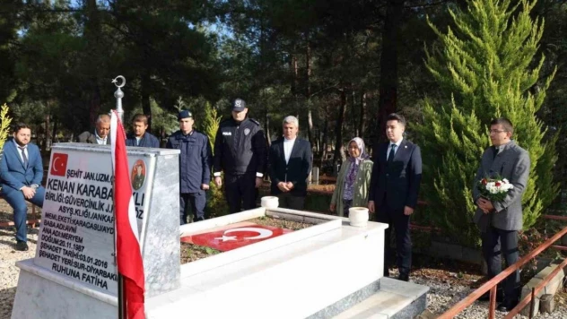 Karacasulu şehit Karabacaklı mezarı başında anıldı