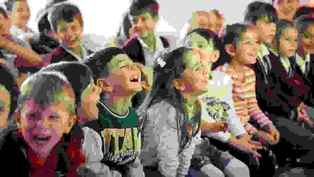 Karagöz ve Hacivat enerji tasarrufu için çocuklarla buluştu