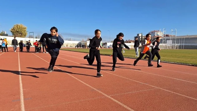 Karaman'da düzenlenen U14 atletizm il yarışmaları sona erdi