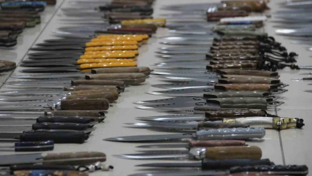 Karaman'da satışı yasak 519 adet kesici ve delici alet ele geçirildi