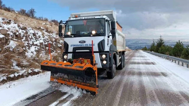 Karla mücadele ekipleri sahaya indi