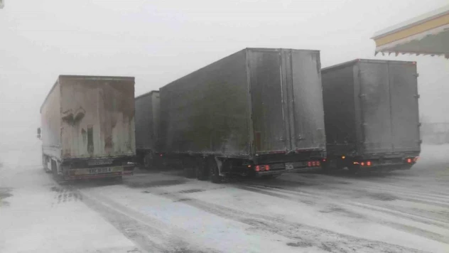 Kars - Ardahan karayolunda tipi etkili oluyor