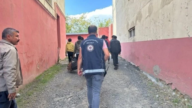 Kars'ta 16 düzensiz göçmen yakalandı