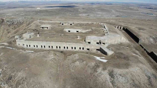 Kars'ta 274 yıllık tabya turizme kazandırılmayı bekliyor