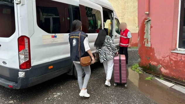 Kars'taki operasyonda gözaltına alınan kadınlar sınır dışı edildi