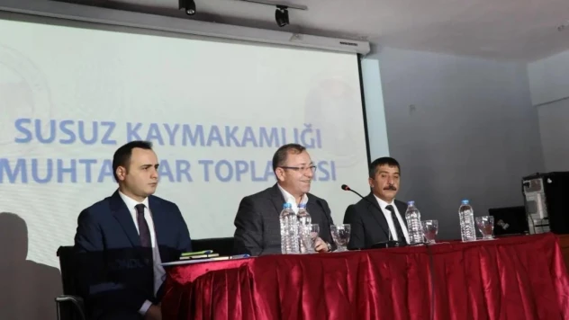 Kars Valisi Polat, Susuz'da muhtarlarla buluştu