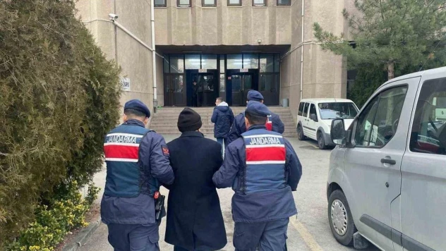 Karşılıksız çek düzenleme suçundan 79 yıl hüküm giyen firari yakalandı