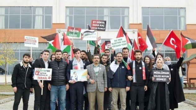 Kastamonu'da üniversite öğrencileri Filistin için yürüdü