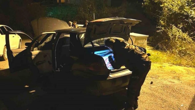 Kastamonu'ya uyuşturucu sevkiyatı yaparken yakayı ele verdiler: 3 gözaltı