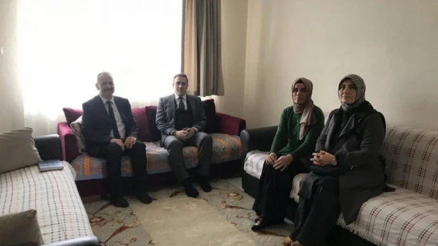 Kaymakam Memiş, depremzedeleri ziyaret etti