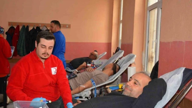 Kaymakam Okumuş kan bağışında bulundu