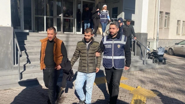 Kayseri'de aranan şahıslara yönelik eş zamanlı operasyon: 14 şahıs yakalandı