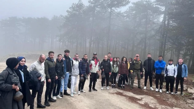 Kazdağları'ndaki yaban hayvanlarına yem bıraktılar