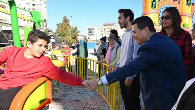 Kepez Belediyesi özel çocukları Lunapark'ta ağırladı