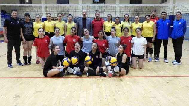Kepez'de voleybol ateşi yeniden yakıldı