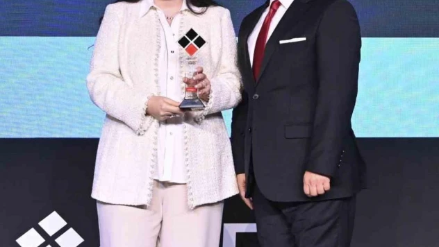 Kiğılı'ya 'Erkek Giyim' kategorisinde '1 Numaralı Marka' ödülü