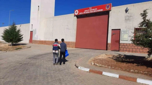 Kilis'te göçmen kaçakçılarına operasyon: 4 tutuklama