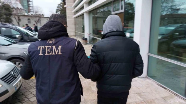 Kimliği FETÖ'cü akrabası tarafından yurt dışına kaçarken kullanılan şahıs adliyeye sevk edildi