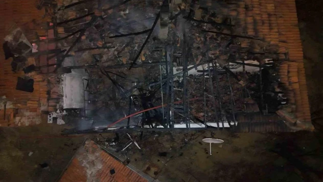 Kırıkkale'de müstakil evin çatısı alevlere teslim oldu