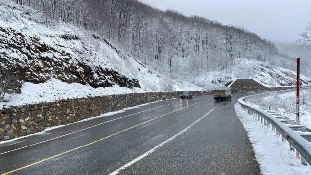 Kırklareli'nin yüksek kesimlerinde kar etkili oldu