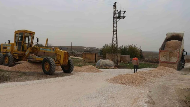 Kırsal mahallelerde üstyapı çalışması devam ediyor