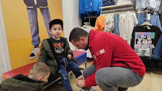 Kızılay Ağrı şubesi çocuklara bayram heyecanı yaşattı