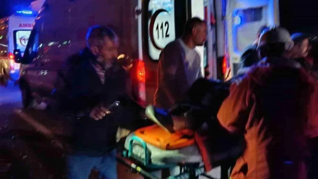 Kızıltepe'de kontrolden çıkan otomobil takla attı: 3'ü çocuk 8 yaralı