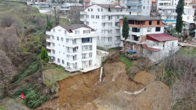 Kocaeli'de toprak kayması: Bölgenin son hali havadan görüntülendi