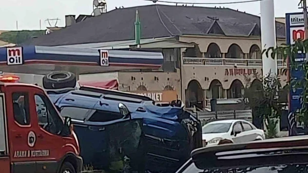 Kontrolden çıkan araç takla attı: 2 yaralı