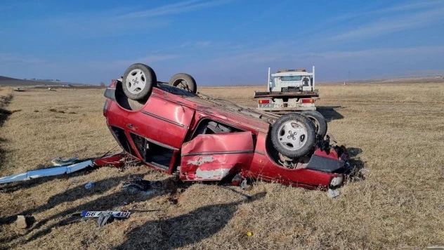 Kontrolden çıkan otomobil takla attı: 3 yaralı