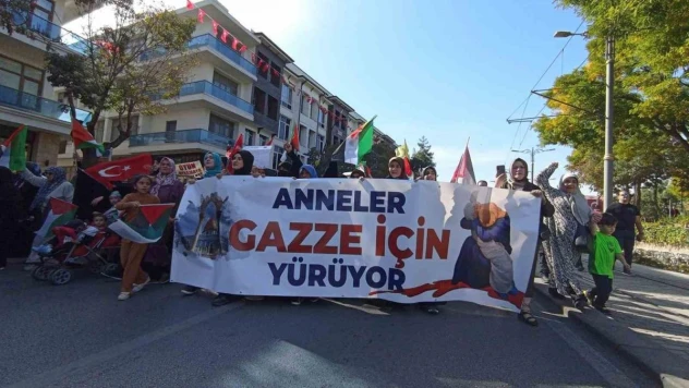 Konya'da anneler, Gazze'de öldürülen çocuklar için yürüdü