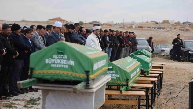 Konya'daki feci kazada hayatını kaybeden aynı aileden 5 kişi toprağa verildi