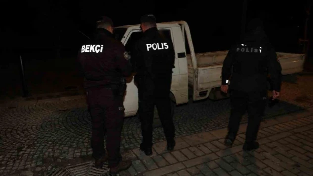 Konyaaltı'nda aranma kaydı bulunan 5 şüpheli yakalandı