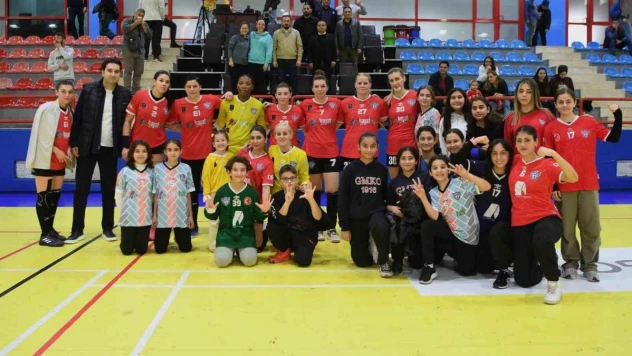 Konyaaltı yarı finalde