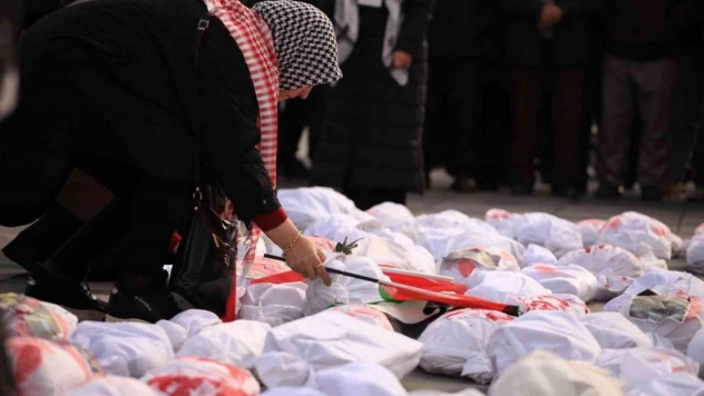 Konyalı kadınlardan İsrail'e 'bebek kefenli' tepki