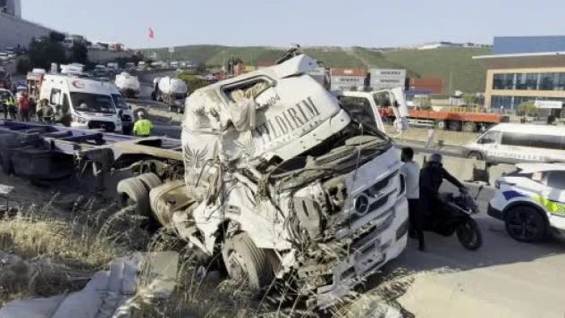 Kocaeli'de dehşete düşüren kaza: 5 kişi hayatını kaybetti