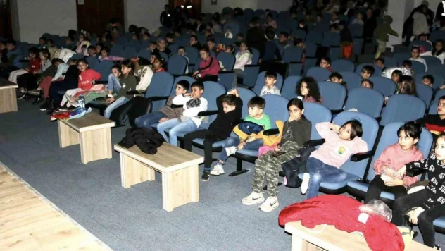Körfez'de çocuklar sinemayla buluştu